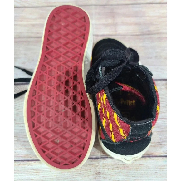 Vans Harry Potter Hogwarts Gryffindor Skateboard Sk8 Hi-Top Shoe Kids US 11 - Picture 6 of 8